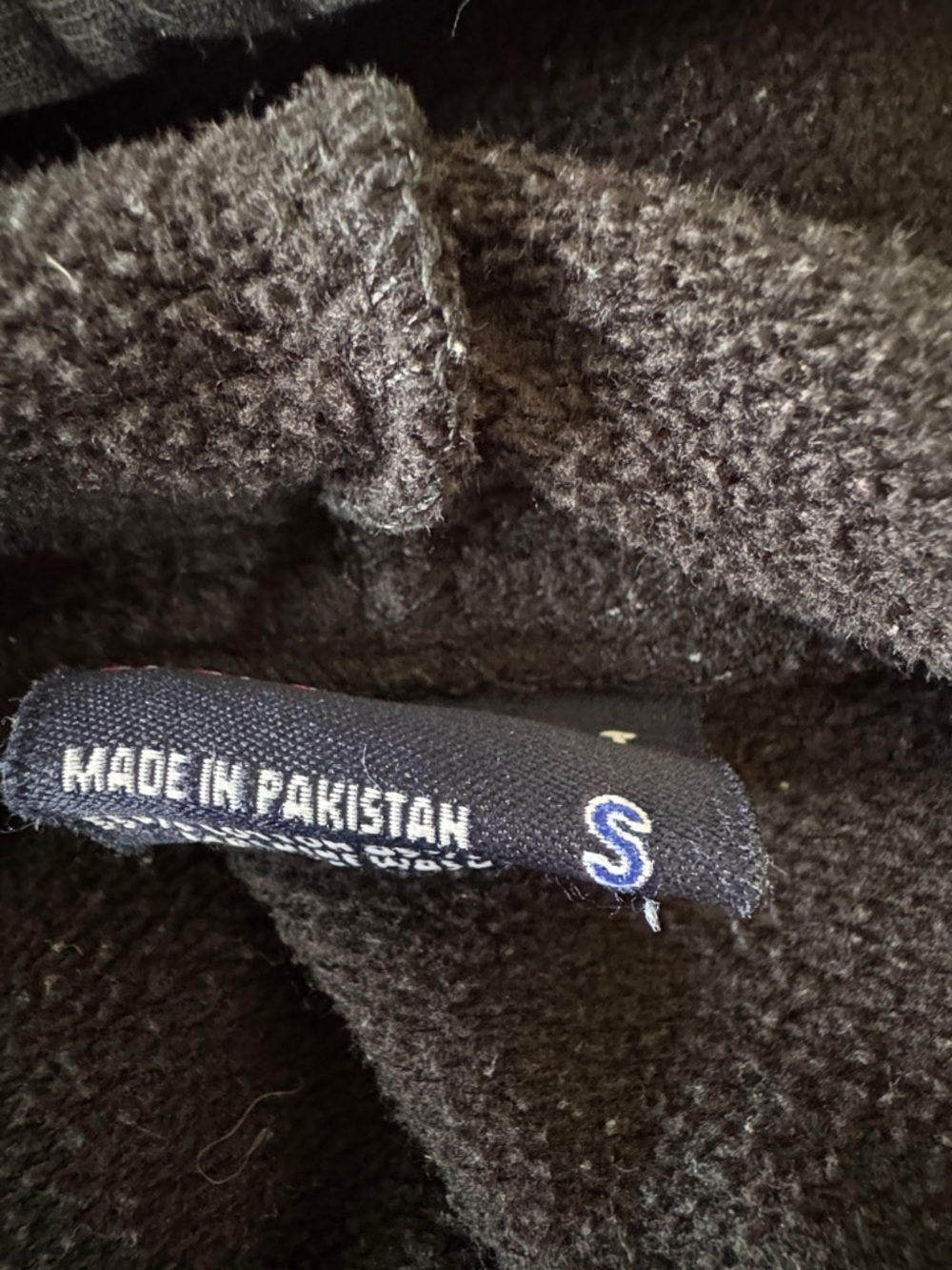 UConn Hoodie MV Sport Small Black Shamrock NCAA Pullover Distressed - Picture 13 of 13